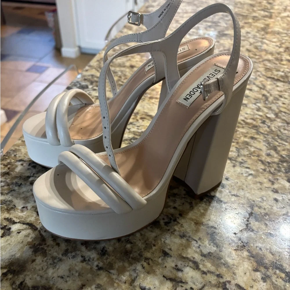 Steve Madden Cream Platform Sandals - Picture 3 of 5